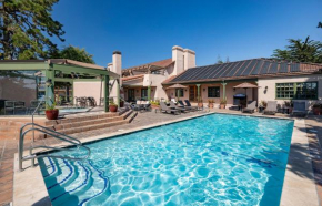 Half Moon Bay Lodge
